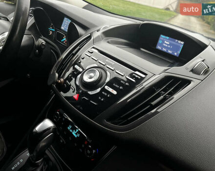 Серый Форд Куга, объемом двигателя 2 л и пробегом 219 тыс. км за 11750 $, фото 38 на Automoto.ua