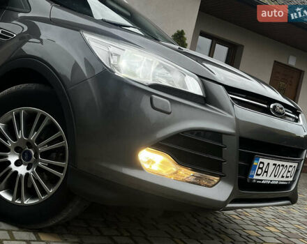 Серый Форд Куга, объемом двигателя 2 л и пробегом 219 тыс. км за 11750 $, фото 6 на Automoto.ua