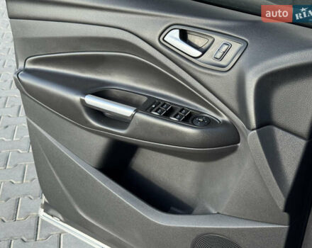 Форд Куга 2015 в Николаеве на Automoto.ua Серый Форд Куга, объемом двигателя 2 л и пробегом 174 тыс. км за 12900 $, фото 17 на Automoto.ua