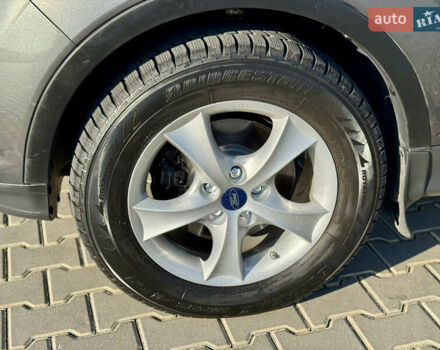 Форд Куга 2015 в Николаеве на Automoto.ua Серый Форд Куга, объемом двигателя 2 л и пробегом 174 тыс. км за 12900 $, фото 6 на Automoto.ua