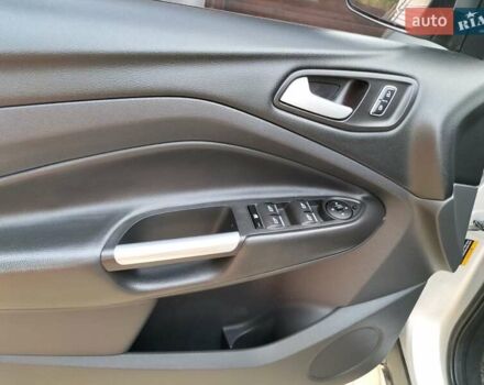 Серый Форд Куга, объемом двигателя 2 л и пробегом 107 тыс. км за 15000 $, фото 24 на Automoto.ua