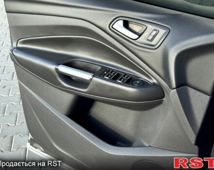 Серый Форд Куга, объемом двигателя 2 л и пробегом 174 тыс. км за 12500 $, фото 7 на Automoto.ua