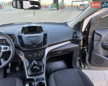 Форд Куга 2015 в Николаеве на Automoto.ua Серый Форд Куга, объемом двигателя 2 л и пробегом 174 тыс. км за 12900 $, фото 27 на Automoto.ua