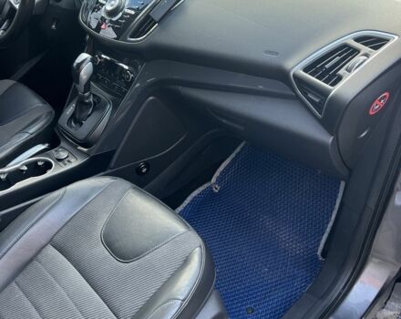 Серый Форд Куга, объемом двигателя 2 л и пробегом 199 тыс. км за 13000 $, фото 9 на Automoto.ua