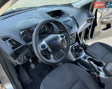 Форд Куга 2015 в Николаеве на Automoto.ua Серый Форд Куга, объемом двигателя 2 л и пробегом 174 тыс. км за 12900 $, фото 13 на Automoto.ua