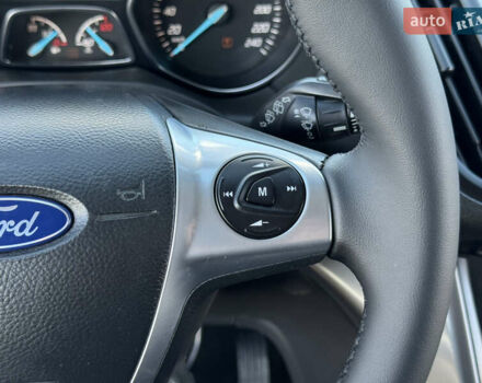 Форд Куга 2015 в Николаеве на Automoto.ua Серый Форд Куга, объемом двигателя 2 л и пробегом 174 тыс. км за 12900 $, фото 16 на Automoto.ua