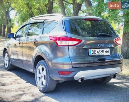 Серый Форд Куга, объемом двигателя 2 л и пробегом 203 тыс. км за 12999 $, фото 4 на Automoto.ua