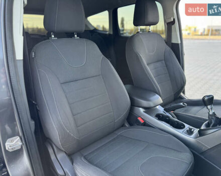 Форд Куга 2015 в Николаеве на Automoto.ua Серый Форд Куга, объемом двигателя 2 л и пробегом 174 тыс. км за 12900 $, фото 19 на Automoto.ua