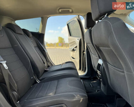 Форд Куга 2015 в Николаеве на Automoto.ua Серый Форд Куга, объемом двигателя 2 л и пробегом 174 тыс. км за 12900 $, фото 31 на Automoto.ua