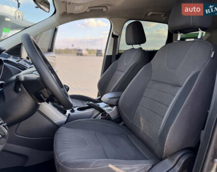 Форд Куга 2015 в Николаеве на Automoto.ua Серый Форд Куга, объемом двигателя 2 л и пробегом 174 тыс. км за 12900 $, фото 12 на Automoto.ua
