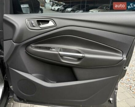 Серый Форд Куга, объемом двигателя 2 л и пробегом 130 тыс. км за 14800 $, фото 54 на Automoto.ua