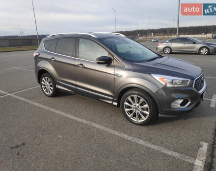 Форд Куга 2016 у Львові на Automoto.ua Сірий Форд Куга, об'ємом двигуна 2 л та пробігом 173 тис. км за 20000 $, фото 1 на Automoto.ua