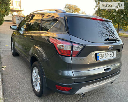Серый Форд Куга, объемом двигателя 2 л и пробегом 161 тыс. км за 17500 $, фото 4 на Automoto.ua