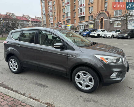 Серый Форд Куга, объемом двигателя 1.5 л и пробегом 94 тыс. км за 12800 $, фото 2 на Automoto.ua