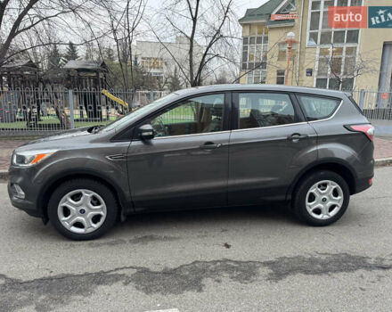 Серый Форд Куга, объемом двигателя 1.5 л и пробегом 94 тыс. км за 12800 $, фото 8 на Automoto.ua