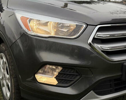 Серый Форд Куга, объемом двигателя 2 л и пробегом 221 тыс. км за 14700 $, фото 2 на Automoto.ua