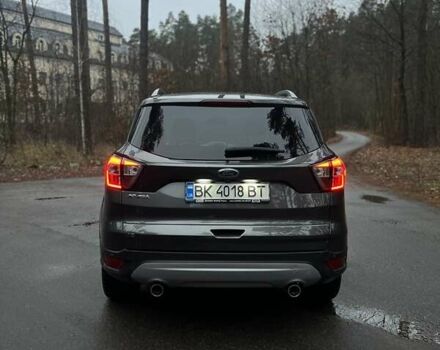 Сірий Форд Куга, об'ємом двигуна 2 л та пробігом 199 тис. км за 16300 $, фото 5 на Automoto.ua