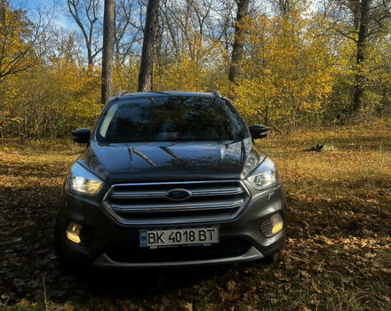 Форд Куга 2016 в Киеве на Automoto.ua Серый Форд Куга, объемом двигателя 2 л и пробегом 198 тыс. км за 17599 $, фото 3 на Automoto.ua