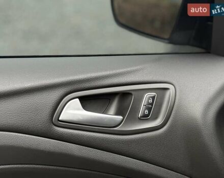 Серый Форд Куга, объемом двигателя 2 л и пробегом 130 тыс. км за 14800 $, фото 53 на Automoto.ua