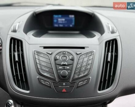 Серый Форд Куга, объемом двигателя 2 л и пробегом 130 тыс. км за 14800 $, фото 48 на Automoto.ua