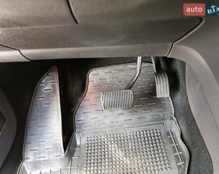 Серый Форд Куга, объемом двигателя 2 л и пробегом 140 тыс. км за 16500 $, фото 21 на Automoto.ua