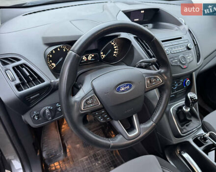 Серый Форд Куга, объемом двигателя 1.5 л и пробегом 94 тыс. км за 12800 $, фото 30 на Automoto.ua