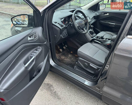 Серый Форд Куга, объемом двигателя 1.5 л и пробегом 94 тыс. км за 12800 $, фото 32 на Automoto.ua