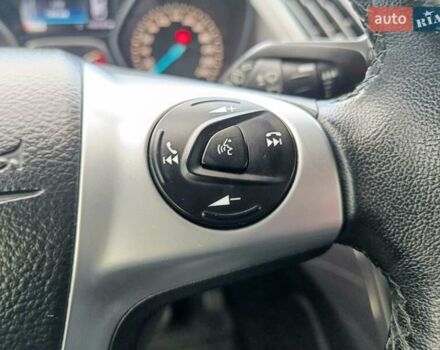 Серый Форд Куга, объемом двигателя 2 л и пробегом 140 тыс. км за 16500 $, фото 60 на Automoto.ua