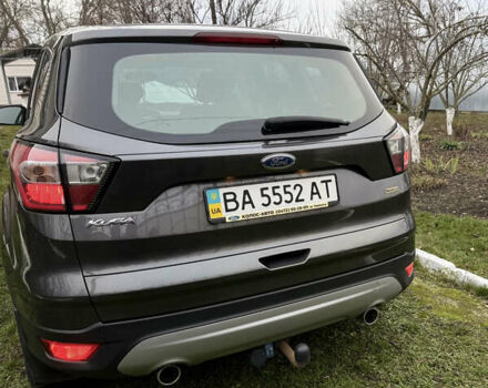 Серый Форд Куга, объемом двигателя 2 л и пробегом 221 тыс. км за 14700 $, фото 4 на Automoto.ua