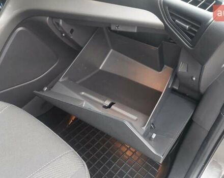 Сірий Форд Куга, об'ємом двигуна 2 л та пробігом 130 тис. км за 15500 $, фото 56 на Automoto.ua