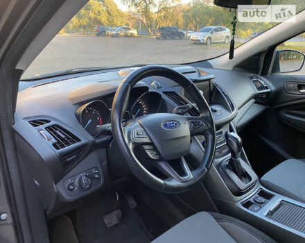 Серый Форд Куга, объемом двигателя 2 л и пробегом 161 тыс. км за 17500 $, фото 9 на Automoto.ua
