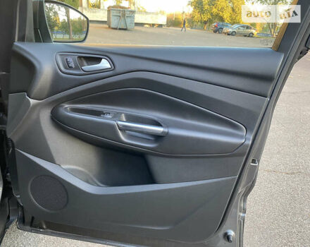 Серый Форд Куга, объемом двигателя 2 л и пробегом 161 тыс. км за 17500 $, фото 18 на Automoto.ua