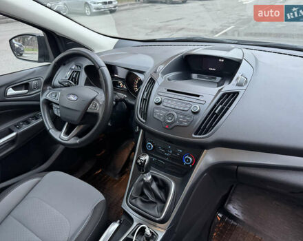 Серый Форд Куга, объемом двигателя 1.5 л и пробегом 94 тыс. км за 12800 $, фото 17 на Automoto.ua