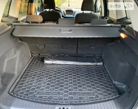 Серый Форд Куга, объемом двигателя 2 л и пробегом 161 тыс. км за 17500 $, фото 16 на Automoto.ua