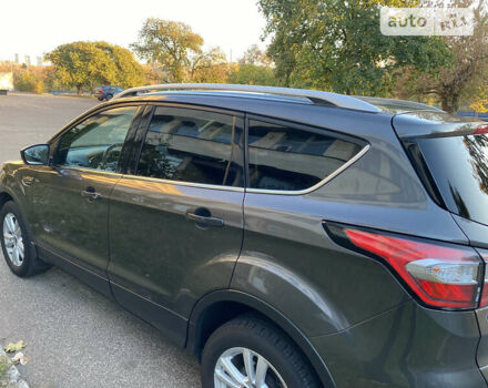 Серый Форд Куга, объемом двигателя 2 л и пробегом 161 тыс. км за 17500 $, фото 5 на Automoto.ua