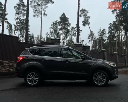 Сірий Форд Куга, об'ємом двигуна 2 л та пробігом 199 тис. км за 16300 $, фото 3 на Automoto.ua