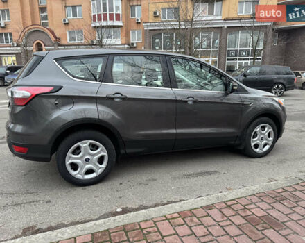 Серый Форд Куга, объемом двигателя 1.5 л и пробегом 94 тыс. км за 12800 $, фото 3 на Automoto.ua