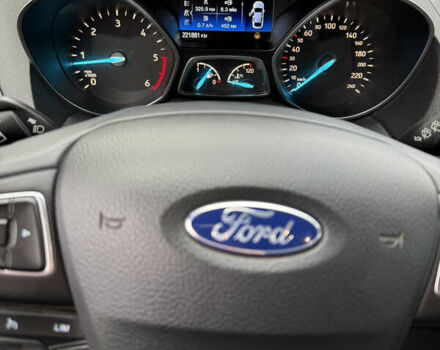 Серый Форд Куга, объемом двигателя 2 л и пробегом 221 тыс. км за 14700 $, фото 9 на Automoto.ua