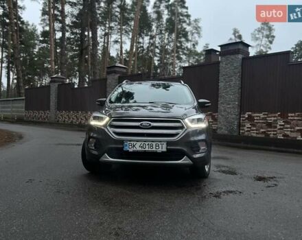 Сірий Форд Куга, об'ємом двигуна 2 л та пробігом 199 тис. км за 16300 $, фото 1 на Automoto.ua