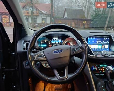 Серый Форд Куга, объемом двигателя 2 л и пробегом 95 тыс. км за 16900 $, фото 27 на Automoto.ua