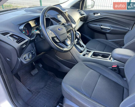 Сірий Форд Куга, об'ємом двигуна 2 л та пробігом 117 тис. км за 16999 $, фото 20 на Automoto.ua