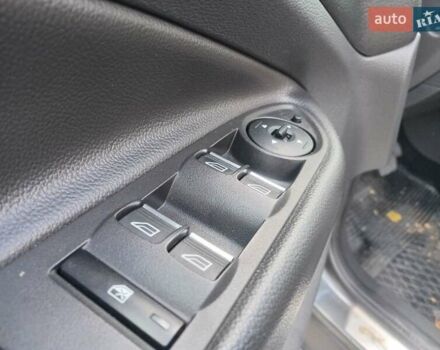 Серый Форд Куга, объемом двигателя 2 л и пробегом 115 тыс. км за 19680 $, фото 17 на Automoto.ua
