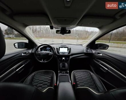 Сірий Форд Куга, об'ємом двигуна 2 л та пробігом 123 тис. км за 23800 $, фото 98 на Automoto.ua