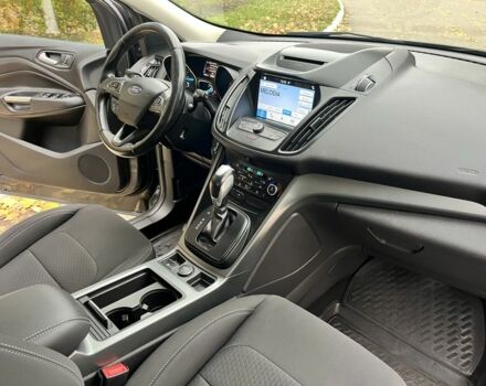 Серый Форд Куга, объемом двигателя 2 л и пробегом 144 тыс. км за 17700 $, фото 7 на Automoto.ua