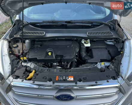 Сірий Форд Куга, об'ємом двигуна 2 л та пробігом 117 тис. км за 16999 $, фото 33 на Automoto.ua