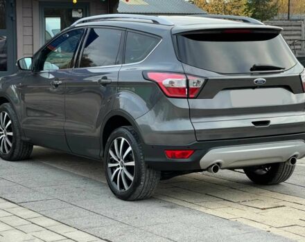 Серый Форд Куга, объемом двигателя 2 л и пробегом 56 тыс. км за 12000 $, фото 5 на Automoto.ua