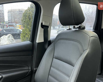 Серый Форд Куга, объемом двигателя 2 л и пробегом 189 тыс. км за 16500 $, фото 16 на Automoto.ua