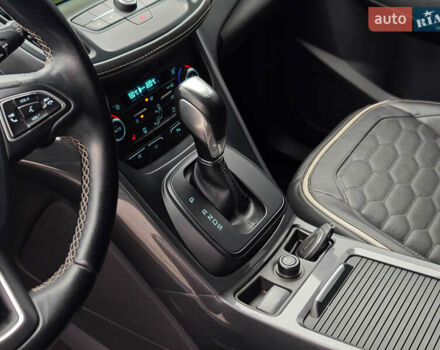 Сірий Форд Куга, об'ємом двигуна 2 л та пробігом 123 тис. км за 23800 $, фото 30 на Automoto.ua