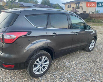 Серый Форд Куга, объемом двигателя 2 л и пробегом 115 тыс. км за 19000 $, фото 1 на Automoto.ua