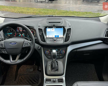 Серый Форд Куга, объемом двигателя 2 л и пробегом 189 тыс. км за 16500 $, фото 28 на Automoto.ua